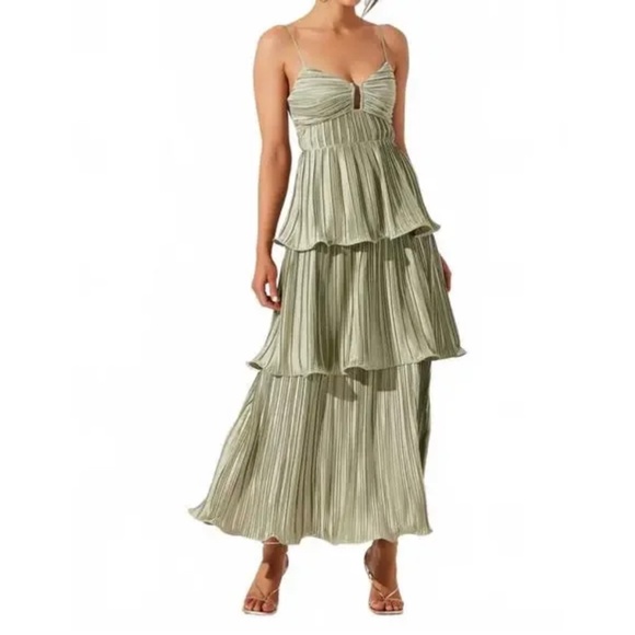 Astr Dresses & Skirts - ASTR The Label Lupin Pleated Tiered Maxi Dress - Sage
